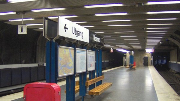 Έκρηξη έξω από σταθμό του μετρό στη Στοκχόλμη