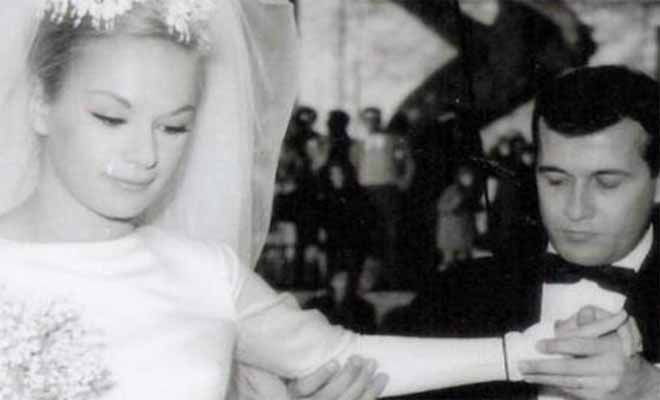 Σαν σήμερα 18 Ιανουαρίου 1965 ο γάμος της Αλίκης Βουγιουκλάκη και του Δημήτρη Παπαμιχαήλ! [Εικόνες]