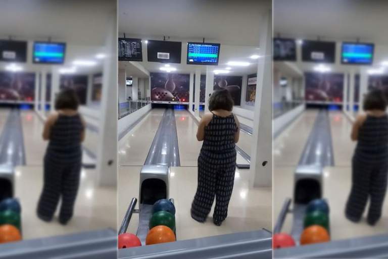 Το bowling δεν είναι το άθλημά της – Αντί να πετύχει τις κορίνες, έσπασε την οθόνη [βίντεο]