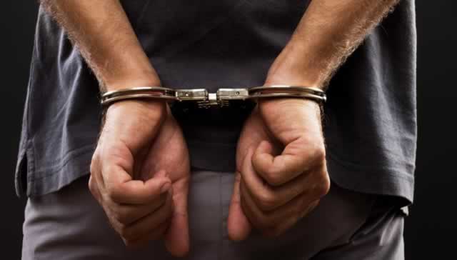 Ρέθυμνο: Συνελήφθη 36χρονος που καλλιεργούσε μίνι χασισοφυτεία στο σπίτι του