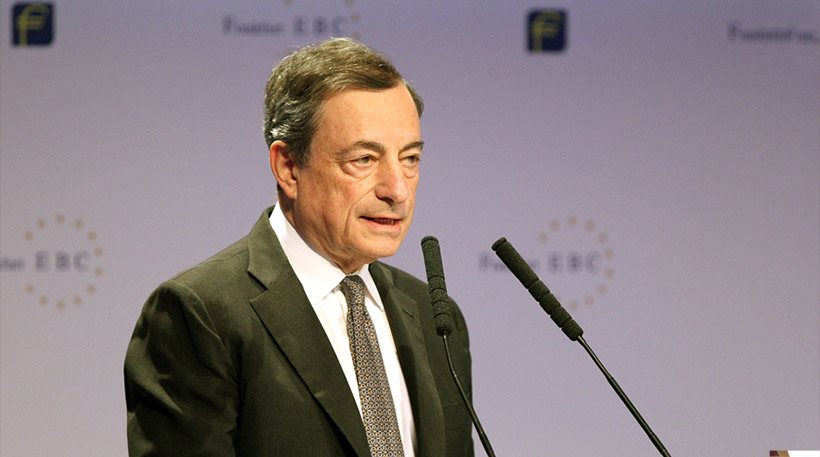 Ντραγκι: Πηγή ανησυχίας που χρειάζεται παρακολούθηση η μεταβλητότητα στο ευρώ
