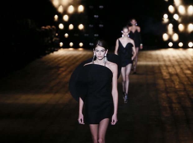 H Couture πλευρά του Saint Laurent στην πιο high street εκδοχή της