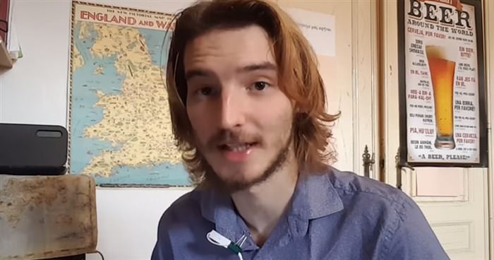 Βέλγος φιλέλληνας μιλά άπταιστα ελληνικά και σαρώνει το διαδίκτυο με το βίντεο του