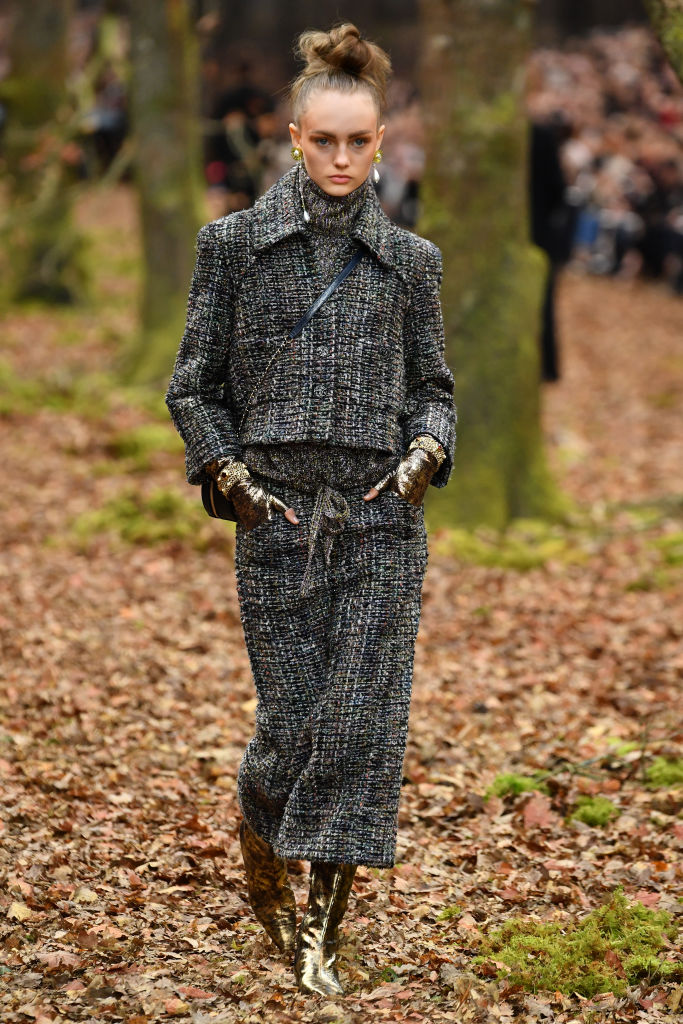 Chanel F/W 2018-2019: O Karl Lagerfeld μας παίρνει από το χέρι και μας οδηγεί στο δάσος…
