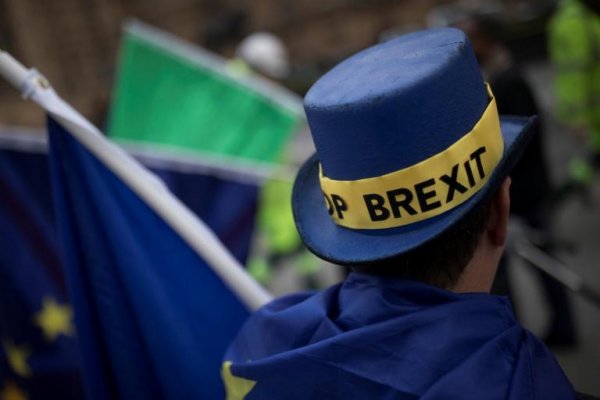 Brexit: «Δικλείδα ασφαλείας» για την Βόρεια Ιρλανδία προτείνει η Ε.Ε
