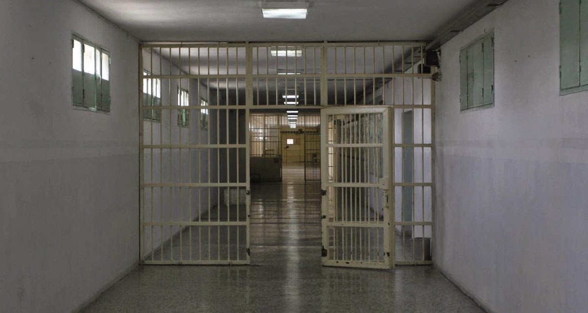Σωφρονιστικός υπάλληλος μαστιγώθηκε από Αλβανούς κρατουμένους στις φυλακές Κορυδαλλού
