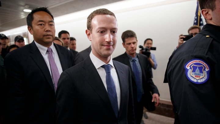 «Ζητάω συγγνώμη» θα δηλώσει ο επικεφαλής του Facebook ενώπιον επιτροπών του Κογκρέσου
