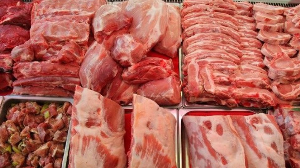 Πειραιάς: Κρεοπωλείο πουλούσε ληγμένο κρέας