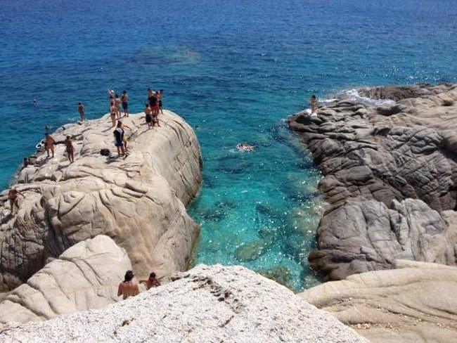 Οι Σεϋχέλλες της Ελλάδας: Η πιο εξωτική παραλία του Αιγαίου δημιουργήθηκε.. κατά λάθος