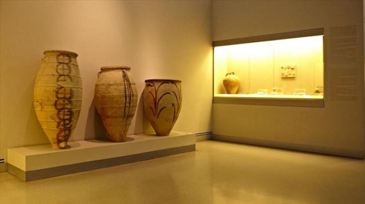 Εξιχνιάστηκε υπόθεση κλοπής στο Μουσείο της Σαντορίνης – Νυχτοφύλακας φυλούσε τα αρχαία για να τα κλέψει ο ίδιος