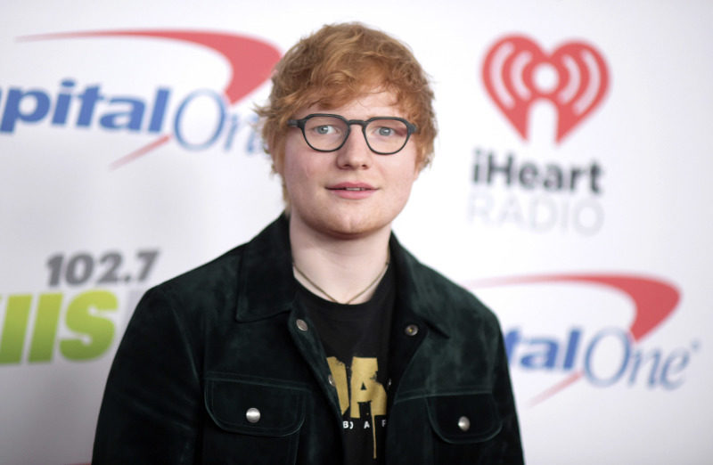 Ed Sheeran: Έφτιαξε ομοίωμα του κεφαλιού του από lego τουβλάκια και το δώρισε σε φιλανθρωπική οργάνωση (Photo)