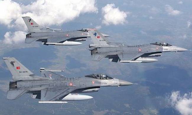 Εικονική αερομαχία και οκτώ παραβιάσεις από τουρκικά μαχητικά στο Αιγαίο
