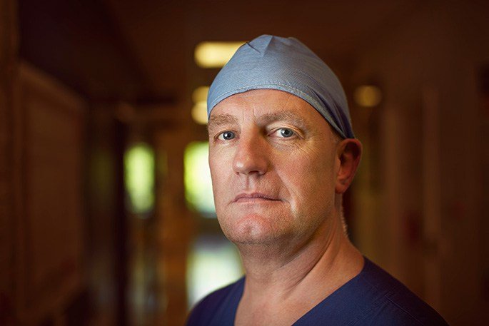 Αυστραλός πλαστικός χειρουργός έρχεται στην Ελλάδα για τους εγκαυματίες