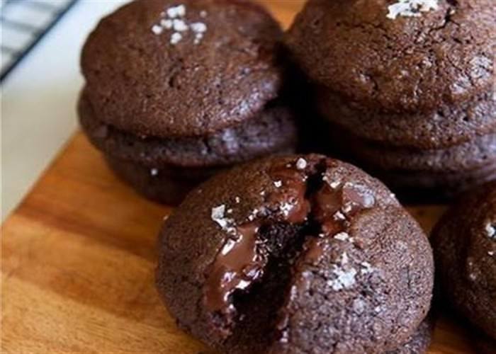 Νόστιμα και εύκολα σπιτικά μπισκότα σοκολάτας με 3 μόνο υλικά!