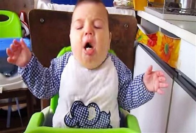 Βίντεο που σώζει ζωές: Πώς μπορείς να γλιτώσεις ένα μωρό που πνίγεται μέσα σε ελάχιστα δευτερόλεπτα!