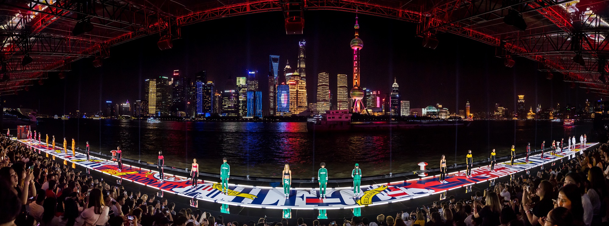 O Tommy Hilfiger φέρνει φέτος το Tommynow Icons «See Now, Buy Now» Runway Event στη Σαγκάη
