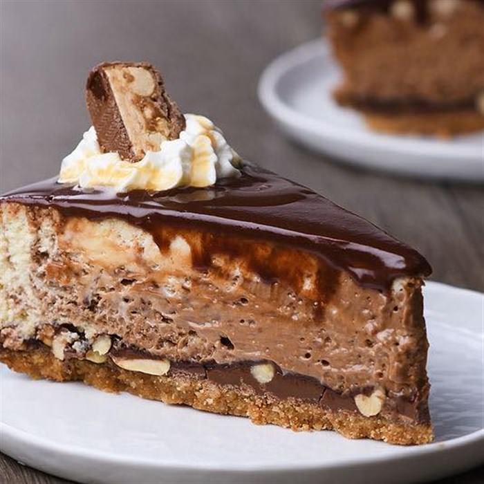 Επικό cheesecake με snickers