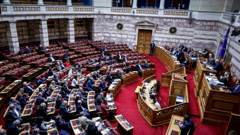 Ενός λεπτού σιγή στη Βουλή για τον Κωνσταντίνο Κατσίφα