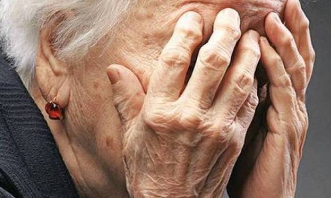 Νέα Ιωνία: Τρεις διαρρήκτες εισέβαλαν στο σπίτι ηλικιωμένης