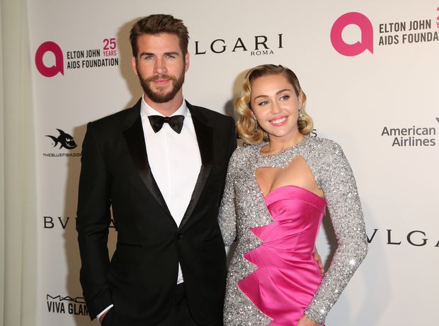 Η Miley Cyrus παντρεύτηκε και το νυφικό της δεν είναι αυτό που περίμενες