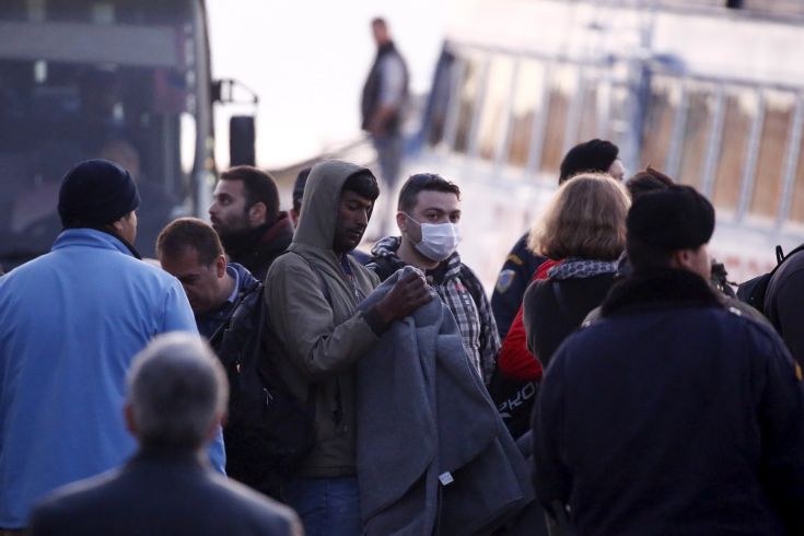 Το υπουργείο Μεταναστευτικής Πολιτικής ζητά εξηγήσεις από τη Σπυράκη