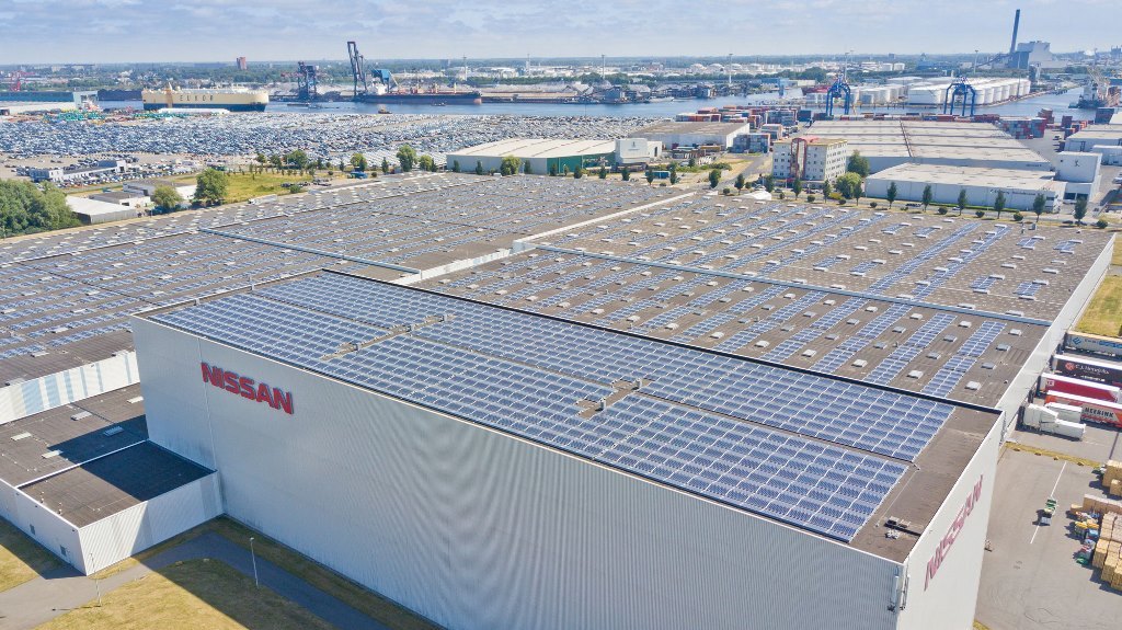 Η Nissan  θέτει σε λειτουργία μεγαλύτερη οροφή με συλλέκτες ηλιακής ενέργειας στην Ολλανδία