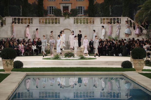 Chanel couture show: Η Kaia Gerber, ο ευφυής Karl Lagerfeld και ο 18ος αιώνας