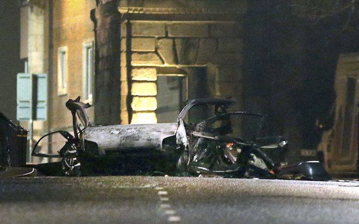 Το «Νέο IRA» βλέπει πίσω από την επίθεση στο Λόντοντερι η αστυνομία της Β. Ιρλανδίας