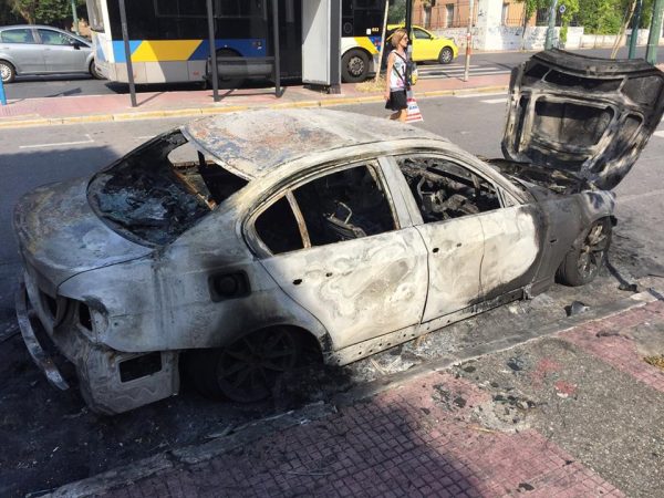 Ηράκλειο: Έβαλε φωτιά στο αυτοκίνητο της εν διαστάσει συζύγου του