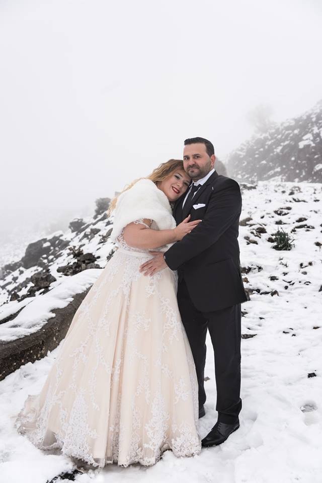 Γαμπρός και νύφη φωτογραφήθηκαν στα χιονισμένα Ανώγεια [φωτο]