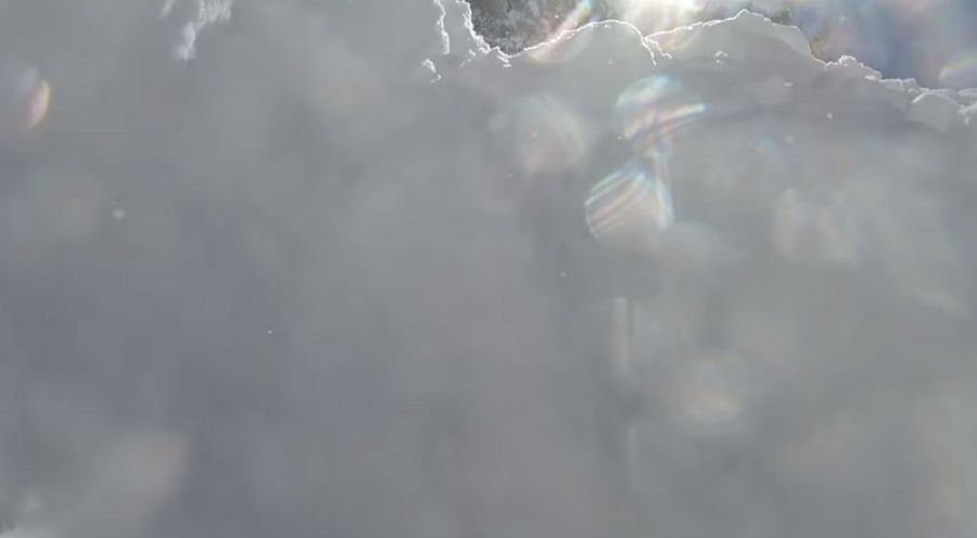 Απίστευτο βίντεο: Χιονοστιβάδα καταπλακώνει σκιέρ