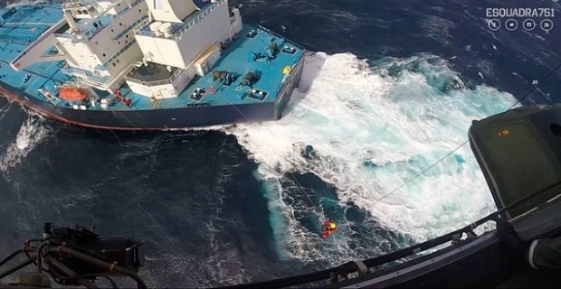 Δραματική επιχείρηση διάσωσης Έλληνα καπετάνιου στον Ατλαντικό [βίντεο]