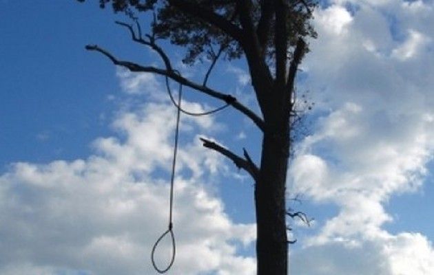 Εύβοια: 91χρονος κρεμάστηκε από δέντρο
