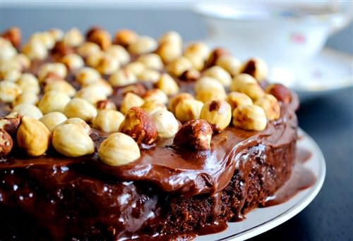 Για τους λάτρεις της σοκολάτας γάλακτος! Συνταγή για κέϊκ φουντουκιού με Nutella