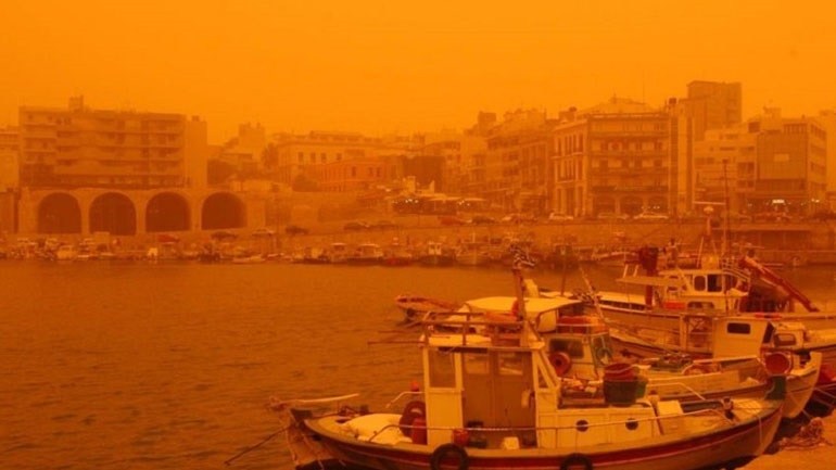Κρήτη: Η αφρικανική σκόνη «έπνιξε» το Ηράκλειο