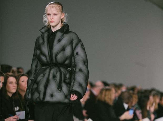 Paris Fashion Week: Ένας "διαφορετικός" John Galliano παρουσιάζει μια "διαφορετική" συλλογή για το Maison Margiela