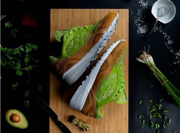 Τα "avocado toast" sneakers είναι η νέα viral τάση που μας έχει προβληματίσει