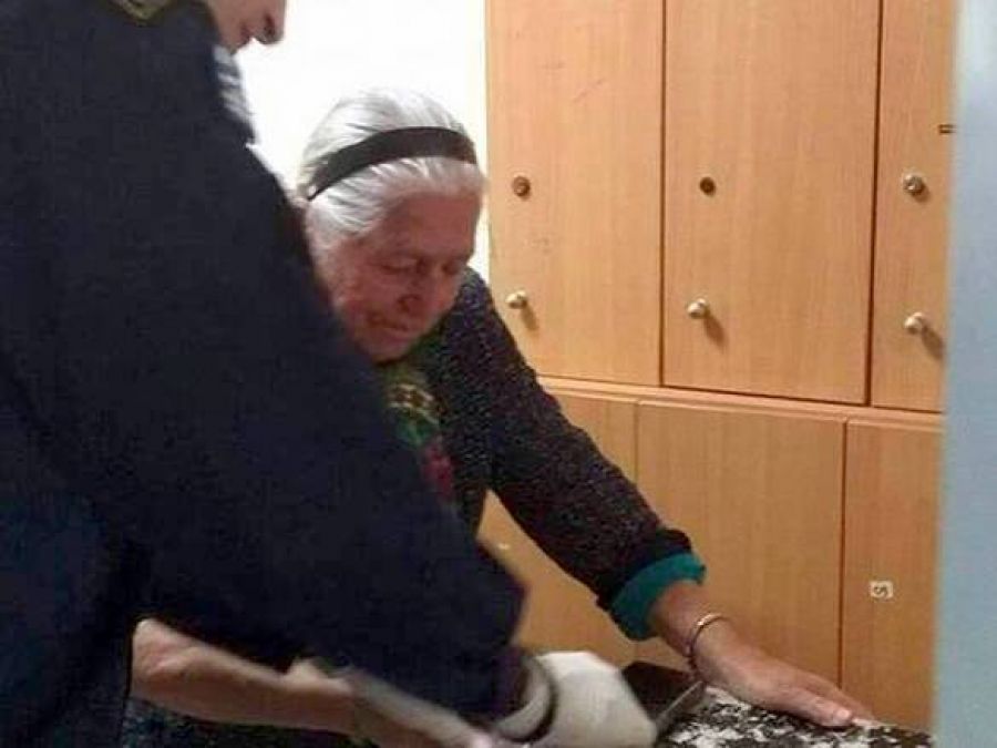 Δημόσιο “ευχαριστώ” της 90χρονης από τη Θεσσαλονίκη: Θα πάω να ανάψω ένα κεράκι για όλους στην εκκλησία