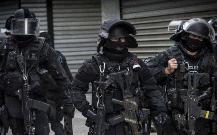 Κομάντος της γαλλικής αστυνομίας σε ειδική αποστολή σε φυλακή της Νορμανδίας