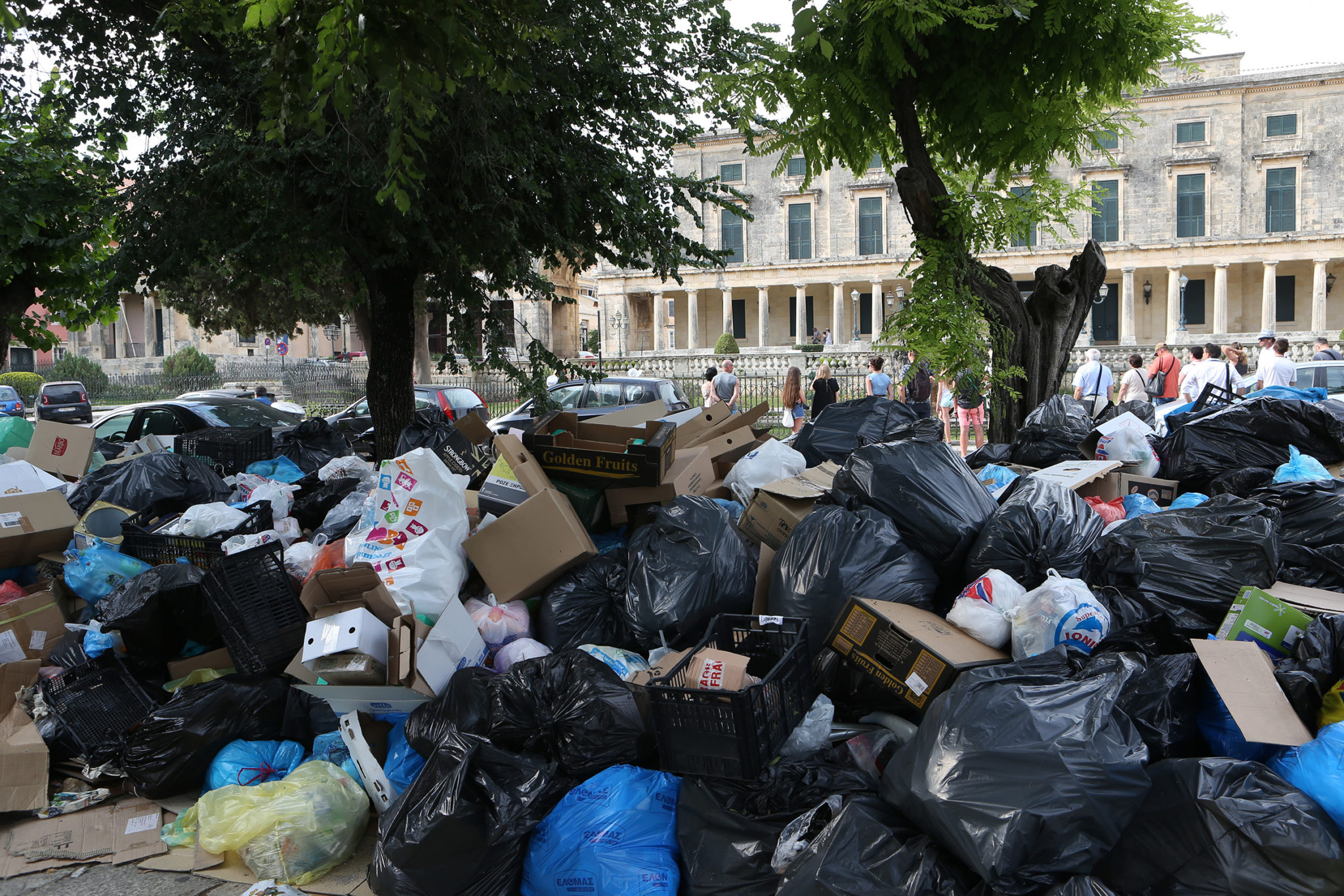 Προειδοποίηση της Κομισιόν για τα σκουπίδια στην Κέρκυρα