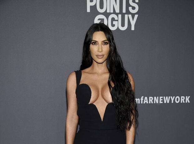 H Kim Kardashian φοράει μία από τις μεγαλύτερες τάσεις της σεζόν αλλά έχουμε τις αμφιβολίες μας