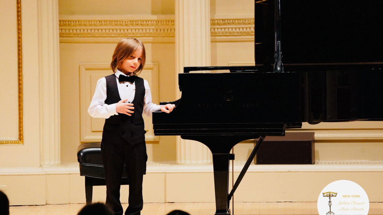 Έλληνας πιανίστας ετών 6 καθήλωσε το Royal Albert Hall [βίντεο]