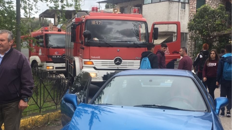 Αυτοκίνητο παρέσυρε μαθήτριες στο Αγρίνιο