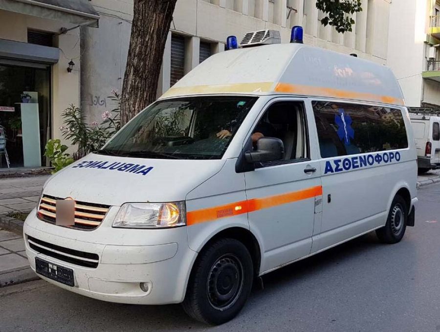 Θεσσαλονίκη: 58χρονος μετέφερε αλλοδαπούς με “μαϊμού” ασθενοφόρο (εικόνες)