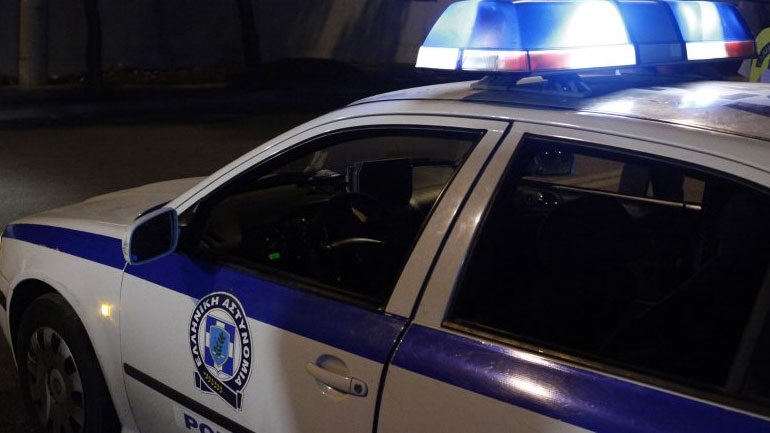 Κρήτη: Αστυνομικός κόρναρε σε νεαρούς που είχαν κλείσει τον δρόμο και τον ξυλοκόπησαν