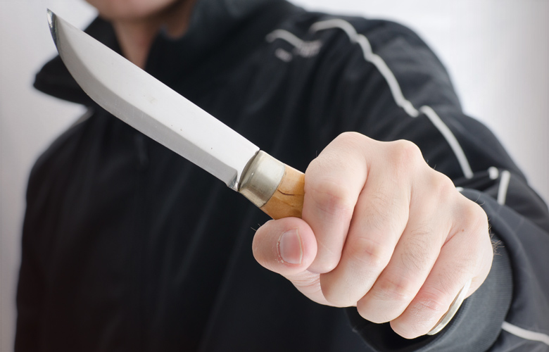 Συναγερμός στην Ιεράπετρα: Ανήλικος με μαχαίρι λήστεψε περιπτερά