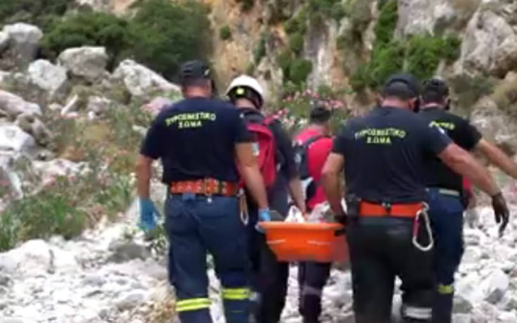 Κρήτη: Οι πρώτες εικόνες από την ανάσυρση της νεκρής τουρίστριας στο φαράγγι Καψά