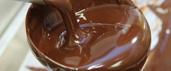 Φάτε μάτια σοκολάτα: Σεφ μετατρέπει τη λιωμένη σοκολάτα σε αριστουργήματα της ζαχαροπλαστικής