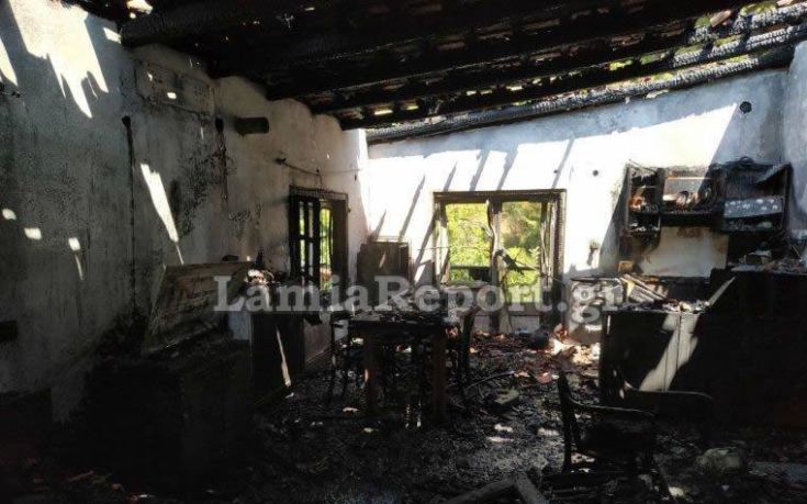 Εικόνες καταστροφής στον Άγιο Κωνσταντίνο σε σπίτι που κάηκε