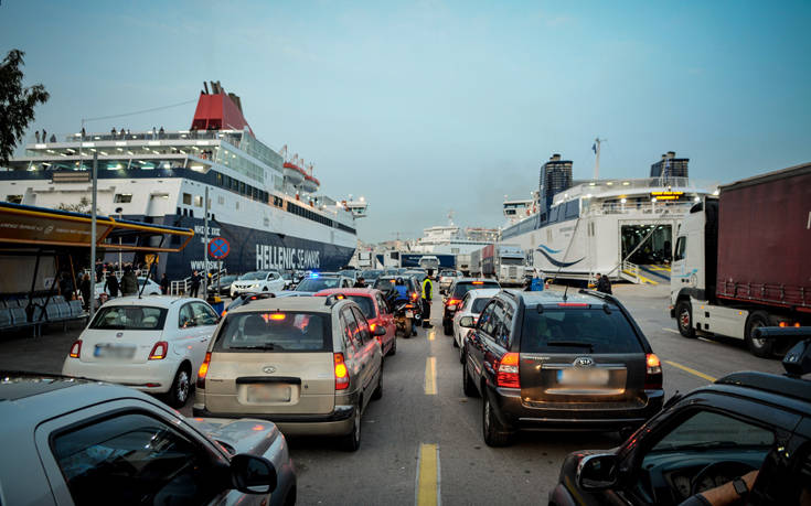Οδηγίες Πλακιωτάκη για αυξημένα μέτρα στα λιμάνια τον Δεκαπενταύγουστο